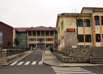 Hasi zbrazet nga emigracioni, kandidatët bëjnë premtime për parqe eolike