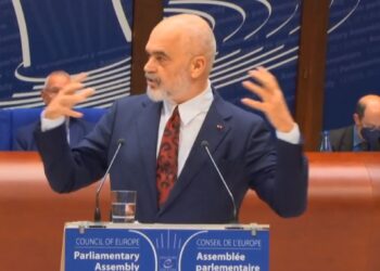 Gjyqi në Hagë/ Rama: UÇK s’do mundet nga padrejtësia! E shpifur dhe e pagëlltitshme të shohësh si akuzohen për kriminelë ata që udhëhoqën…!
