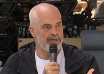 Rama me sipërmarrës në Elbasan: Duhet t’i mbijetojmë luftës më të egër që ka nisur në mbarë Europën