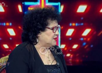 Të dalë nga burgu e me fytyrë të djegur/ Irini Qirjako rrëfen tmerrin e 1997 kur tre djem donin t’a rrëmbenin në sy të burrit të saj