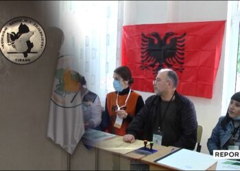 Opozita në ‘luftë’/ PD e ‘BF’ sherr në KQZ! Sefa: PL partia domate, gjeti një hu ku të mbështetej! Kazizaj: S’plotësoni komisonerët, bëni teatër