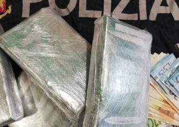 Aksioni/ Me mbi 5 kg kokainë dhe 40 mijë euro cash, arrestohet 30-vjeçari shqiptar në Itali
