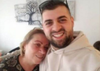 Emri/ Krimi që tronditi shqiptarët: Publikohet foto, ky është i riu shqiptar që vrau nënën me thikë
