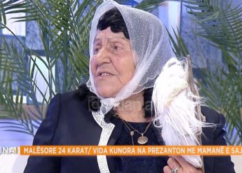 Këngëtarja rrëfehet/ Historia e pabesueshme: Dy motra u martuan në një familje, njëra mori babain dhe tjetra djalin