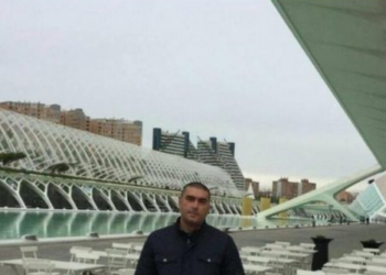 FOTO/ E hoqën nga puna, 40 vjeçari ‘merr hak’ dhe plagos me thikë 3 persona, ja identiteti i autorit të sulmit në Laprakë