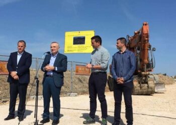 FOTOT/ Kur Meta bënte fushatë në krah të Veliajt kundër PD: Figurë e spikatur, shembull i menaxhimit dhe përkushtimit
