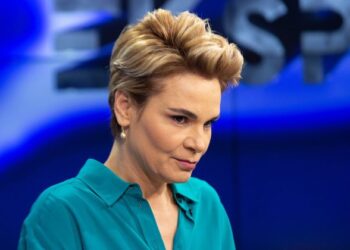 “Edhe babain tim në varr ta hetojnë”/ Kryemadhi shpërthen e revoltuar: Fëmija im po hetohet nga SPAK…?