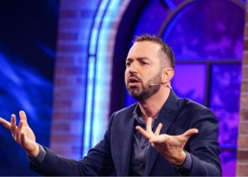 “Desh kapa finalen me 1 tasqebap”!/ Vis Pupa “hap thesin e dëshirave”: Dua këngë me Luizin