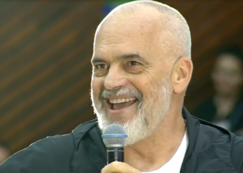 Rama në Durrës: Ne do t’ua hamë zemrën të gjithëve. S’ka si shoqnia, si dashnia dhe si Shqipëria