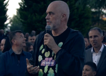 “Si mund të pranojë një shqiptar kandidat nga zorra qorre”/ Rama në Divjakë: Puna i ka thënë të gjitha ato që duheshin