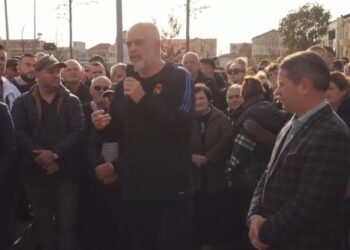Lezhë/ Batutat e Ramës me Pjerin Ndreun: E ka një të metë, s’rri dot pa bërë drejtorin e Policisë