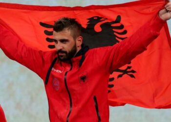 Sportistët elitarë u graduan “Kolonelë”, reagon kampioni Godelli: Jam i zhgënjyer që më harruan