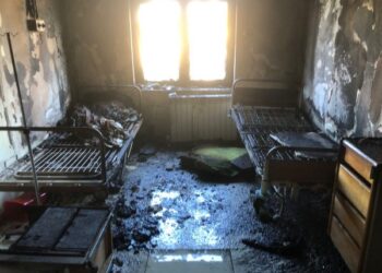 Evakuohen pacientët, digjet një nga dhomat e kirurgjisë në katin e katërt të Spitalit të Shkodrës