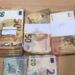 Lumë eurosh të padeklaruara, 30-vjeçari kapet në Kapshticë me mbi 15 mijë euro në valixhe
