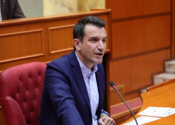 “Në Astir, shkollë e çerdhe…”/ Veliaj: Turp të identifikohesh me Berishën e Metën. Që të shtunën që rrinë në zyrë e bëjnë video në tik-tok