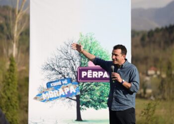 Veliaj: Na është rikthyer Sudja e fajdeve si kandidat që premton çdo gjë falas. Kurrë më mbrapa te torta e Pavarësisë dhe…!