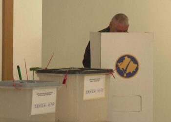 Pjesëmarrje e ulët në zgjedhje, serbët bojkotojnë procesin në 4 komunat në Veri