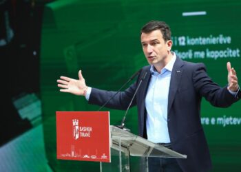 Veliaj: Tirana, kryeqyteti më i pastër i rajonit, duhet të jemi krenarë! Mirënjohje për secilin nga punonjësit e pastrimit