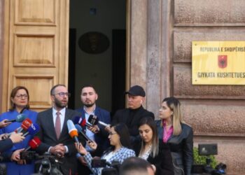 Konfiskimi i ndërtimeve pa leje/ Bardhi: Shantazh ndaj anëtarëve të Kushtetueses, Rama të ndalë sulmet ndaj Gjykatës