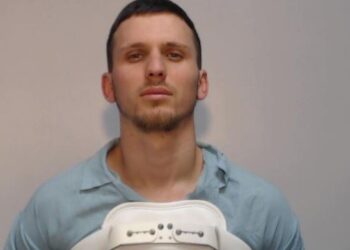 Polic në Shqipëri/ 23-vjeçari kapet në një ‘shtëpi bari’ në Britani, dëshmia: S’kisha para për trajtimin e sëmundjes së nënës