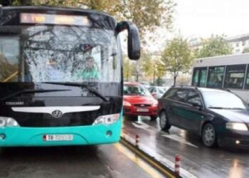 Transporti publik në Tiranë/ Pasagjerët sinjalizohen me audio në shqip dhe anglisht për ndalesat në stacione