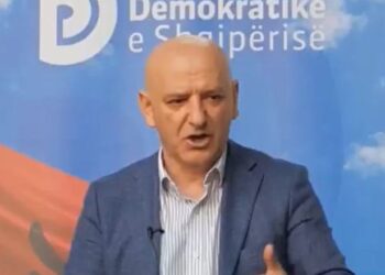 Bejko: Unë, kundër oligarkëve/ Kandidati i PD kundërshton prishjen e pallateve 50-vjeçare