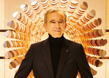 Bernard Arnault bëhet personi i tretë në histori që arrin në mbi 200 miliardë dollarë pasuri