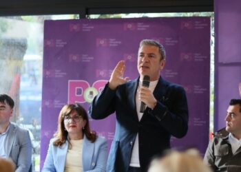 Gjiknuri, takim me banorë në Elbasan: Luçiano Boçi fsheh ‘martesën’ Berisha-Meta se i vjen turp