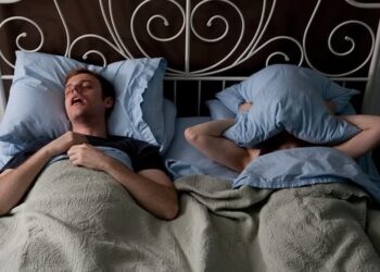 Pse disa njerëz flasin në gjumë?