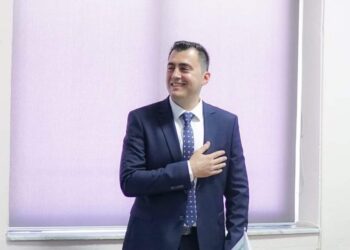 Gledian Llatja debatin e ka me qytetarët