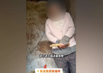 Tronditëse/ Gruaja gjendet e lidhur me zinxhirë në mes të fshatit