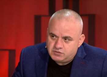 “Pse duhet të dalësh ti i pari?”/ Artan Hoxha: Mora një telefonatë kërcënuese pas sulmit në Top Channel