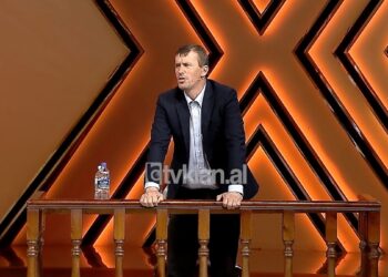 Telefonata në orët e vona në ballkon, veprimet e ish-gruas që e bënë Julianin të dyshonte për tradhti