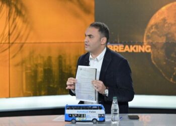FOTOT/ Shkollim i njëjtë në SHBA, Këlliçit i njihet Master, tjetrit Bachelor, nga e njëjta ministri. A do ndiqet penalisht Komisioni i Njehësimit të diplomave?