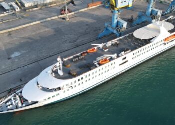 “Bukuroshja e Adriatikut” çel sezonin turistik në Durrës, sjell 134  turistë francezë
