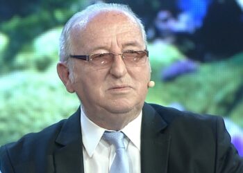 Luan Zhegu tregon arsyen përse këndon në dasma: Të ftuarit më thonë…