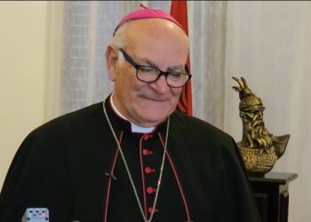 Mesazhi i Imzot Angelo Massafrës për Pashkët: S’mund të lejojmë askënd të na rrëmbejë shpresën!