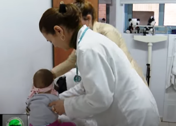 Luhatjet e motit shtojnë virozat/ Mjekët: Probleme edhe me alergjitë, kujdes me antibiotikët