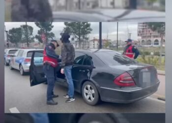Policia i zbuloi në Tik-Tok/ Bënin gara dhe kryenin manovra të rrezikshme me makinë, ndalohen 6 të rinj