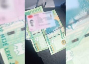 Tentuan të korruptonin efektivët, procedohen në gjendje të lirë dy të rinj në Tiranë