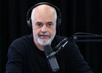 VIDEO/ “Më tha ke 30 min kohë të heqësh mjekrën, këtu s’je në Tiranë”, Rama: Si tentuan të më vrisnin me çekiç në Lushnjë