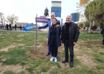 Majko refuzon foton e “3 brezave”, Rama: Hajde se do thonë ka probleme me kryetarin