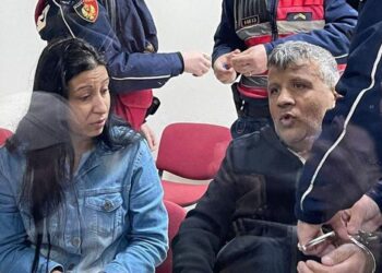 “A dukem mirë në kamera?”/ Lihen në burg rumunët që u kapën me drogë në Kapshticë, çfarë deklaruan në Gjykatë