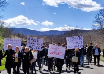 Protestojnë serbët në veri, kërkojnë tërheqjen e njësive speciale policore