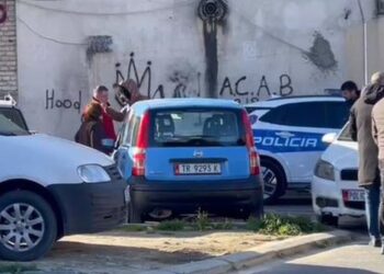 “E lashë në një mbajtëse këpucësh”/ Krimi makabër në Shkozë, armën e fshehu babai i autorit, ja rrëfimi para efektivëve