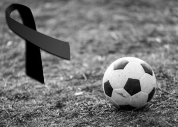 U godit me thikë në gjoks nga një 20-vjeçar, humb jetën futbollisti në Spanjë