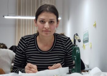 Goditja e jetës/ E varfër mes gurëve të çmuar. Valmira, vajza që punon me firmat e luksit në Tiranë