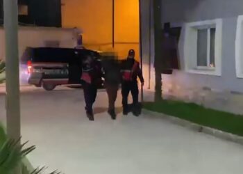 EMRAT/ Vodhën bizhuteri me vlerë 150 mijë euro në një shtëpi në Vlorë, arrestohen dy ‘skifterët’