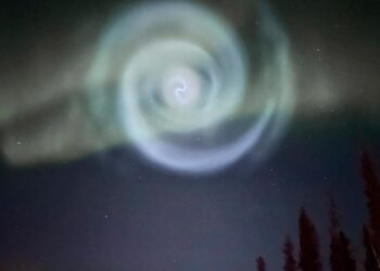Zgjidhet misteri i vorbullës blu që u pa me sy të lirë në qiellin e Alaskës