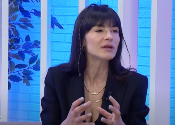 E kritikoi për komentet ndaj vajzës së tij, Zhaklina bën veprimin e turpshëm ndaj babait të Kiarës: Poston adresën e psikiatrisë